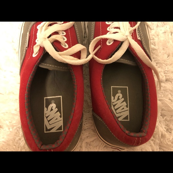 VANS Women’s gray and red 8.5 - Picture 4 of 6